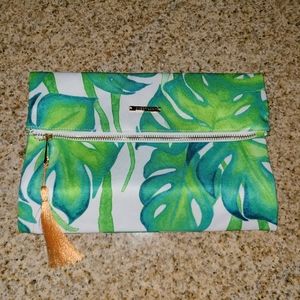 Pura Vida Clutch